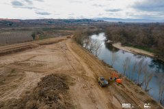 MEANDROS QUE VUELVEN A SER PARTE DEL RÍO Meandro de La Roza, en Alfaro en 2023 durante la obra de retranqueo de la defensa 