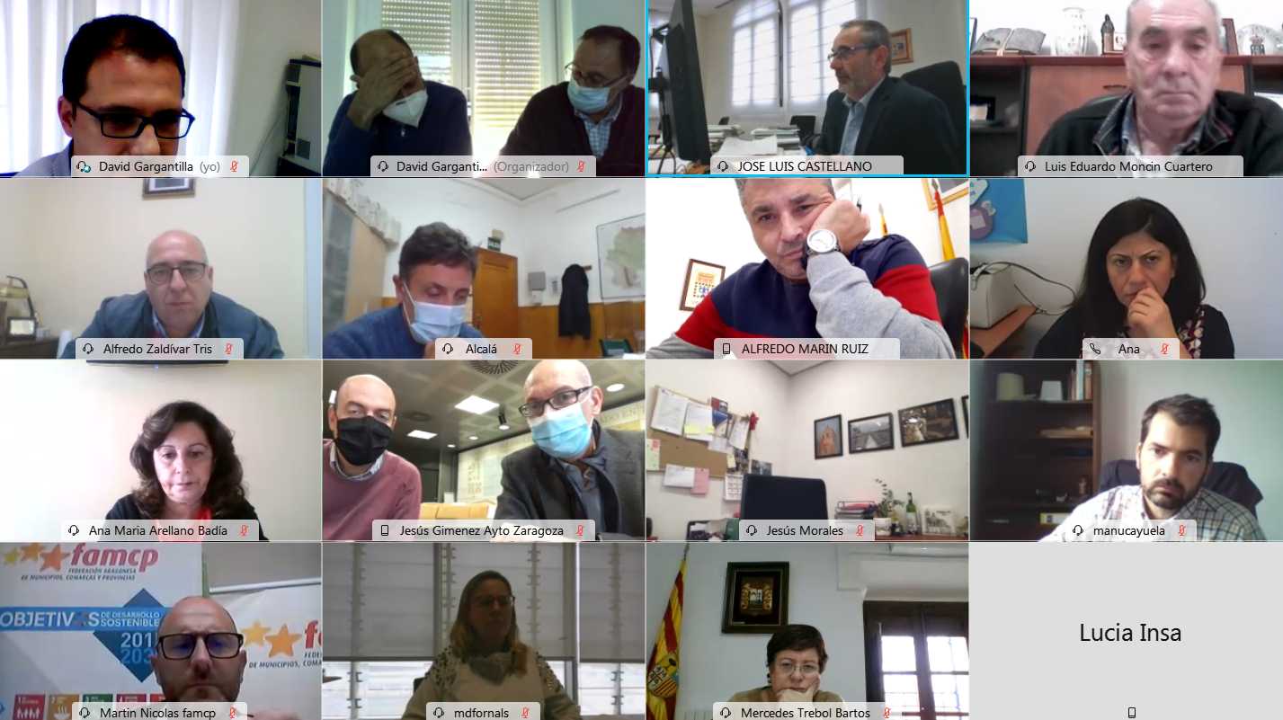 Participantes durante la presentación
