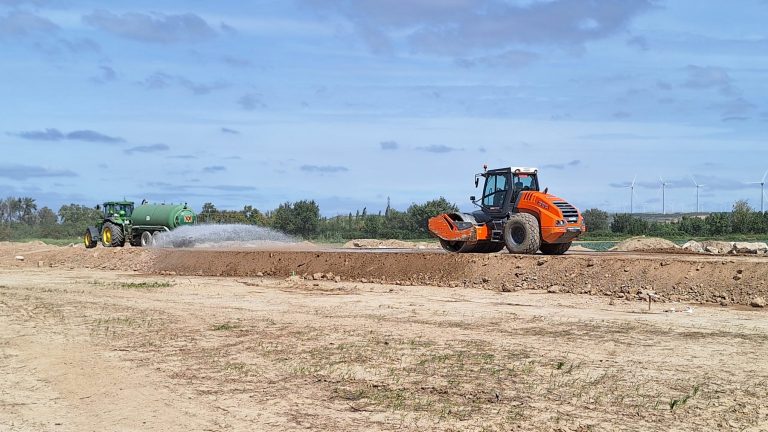 Retranqueo de dique en obras construcción de escala de peces El Bocal