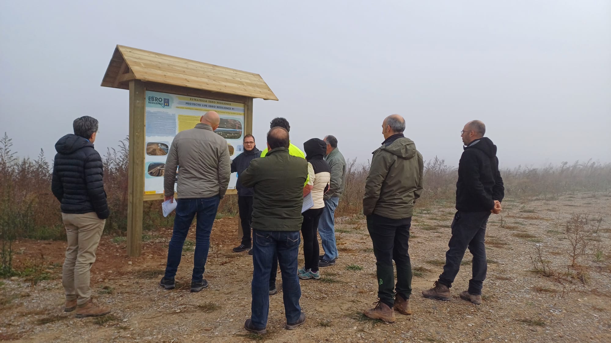 Cartelería de La Roza, explicación sobre el terreno.