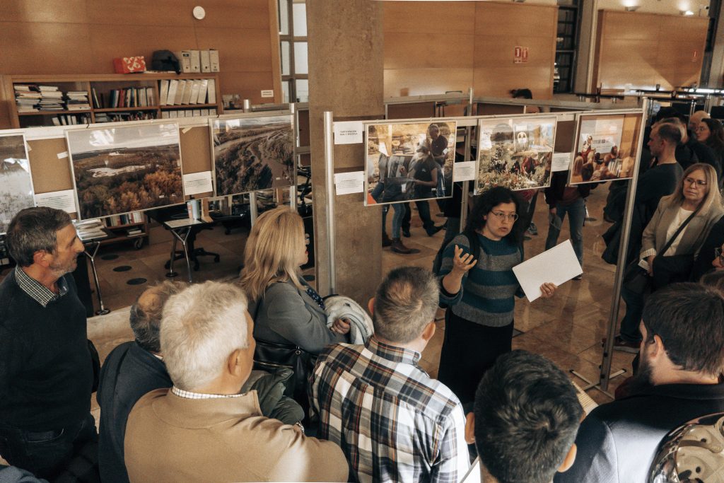 Exposición Cuando el río recupera su espacio. Visita guiada a la exposición,