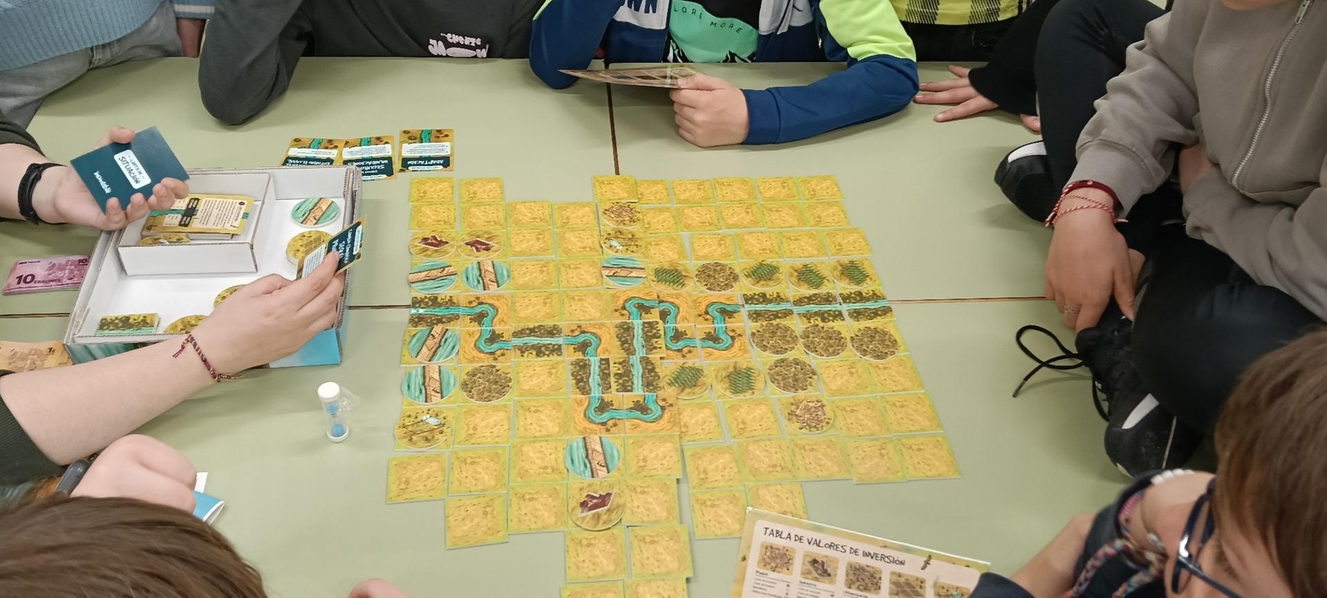INUNDABLE: probando el juego de mesa en el CEIP Tomás Alvira de Zaragoza
